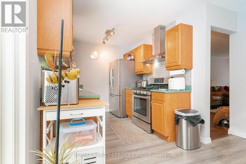 6 Lauderdale Road, Brampton, ON - Indoor Photo Showing Kitchen