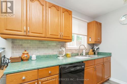 6 Lauderdale Road, Brampton, ON - Indoor Photo Showing Kitchen With Double Sink