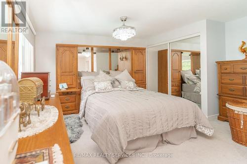6 Lauderdale Road, Brampton, ON - Indoor Photo Showing Bedroom