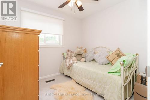 6 Lauderdale Road, Brampton, ON - Indoor Photo Showing Bedroom