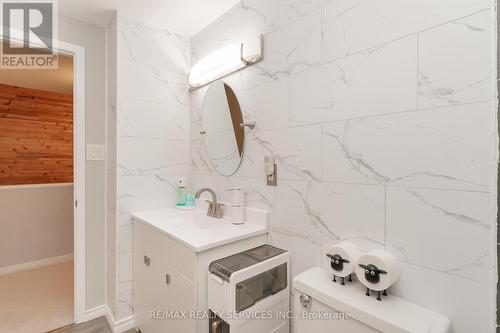 6 Lauderdale Road, Brampton, ON - Indoor Photo Showing Bathroom
