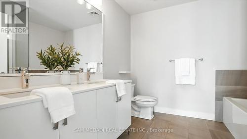 415 - 1575 Lakeshore Road W, Mississauga, ON - Indoor Photo Showing Bathroom