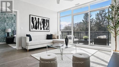 415 - 1575 Lakeshore Road W, Mississauga, ON - Indoor Photo Showing Living Room
