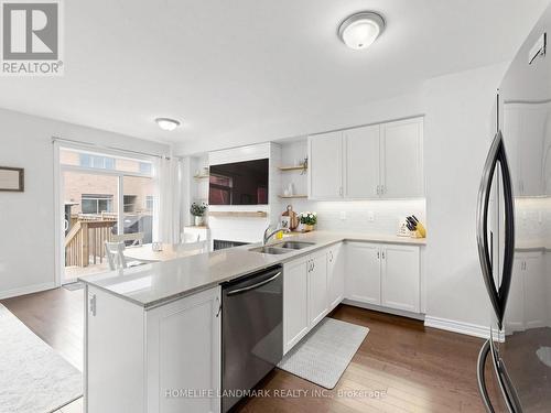 31 True Blue Crescent, Caledon, ON - Indoor Photo Showing Kitchen With Double Sink