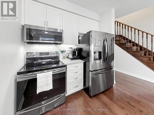 31 True Blue Crescent, Caledon, ON - Indoor Photo Showing Kitchen