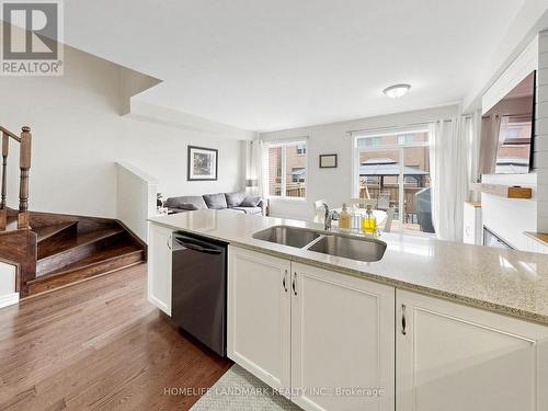 31 True Blue Crescent, Caledon, ON - Indoor Photo Showing Kitchen With Double Sink