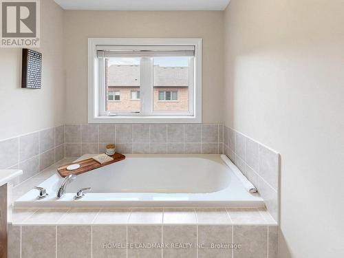 31 True Blue Crescent, Caledon, ON - Indoor Photo Showing Bathroom