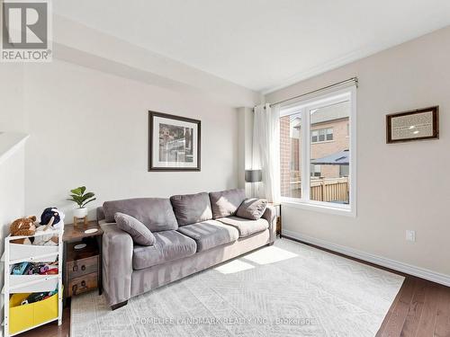 31 True Blue Crescent, Caledon, ON - Indoor Photo Showing Living Room