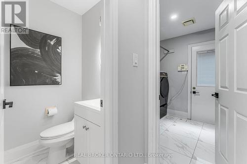 1221 Creekside Drive, Oakville, ON - Outdoor
