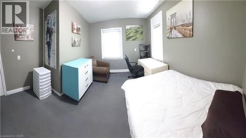 Main floor bedroom - 16 Forest Hill Road, St. Catharines, ON - Indoor Photo Showing Bedroom