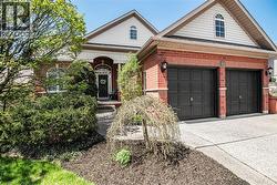 102 MOORE Crescent Ancaster, ON L9G 4Z8