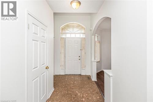 102 Moore Crescent, Ancaster, ON - Indoor Photo Showing Other Room