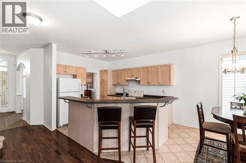 102 Moore Crescent, Ancaster, ON - Indoor Photo Showing Kitchen
