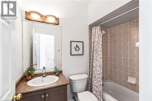 102 Moore Crescent, Ancaster, ON - Indoor Photo Showing Bathroom