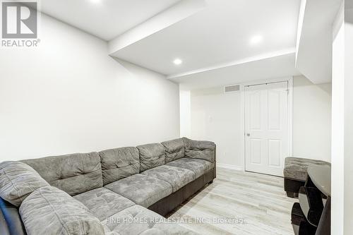 LOWER - 28 ROCKWOOD CRESCENT , Vaughan, Ontario L4J 7T2 5