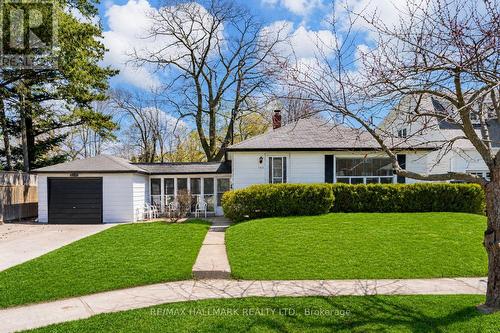 122 HAWTHORNE ROAD  Oakville, ON L6K 1V8