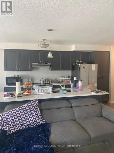 80 Progress Crescent, Kitchener, ON - Indoor Photo Showing Kitchen