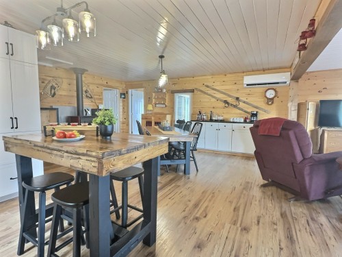 Salle à manger - 1084 Mtée Carniel, Guérin, QC - Indoor Photo Showing Dining Room