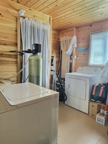 Salle de lavage - 1084 Mtée Carniel, Guérin, QC - Indoor Photo Showing Laundry Room