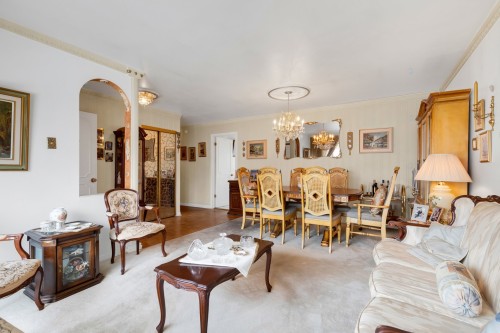 Salon - 859 Av. Devonshire, Laval (Chomedey), QC - Indoor Photo Showing Living Room