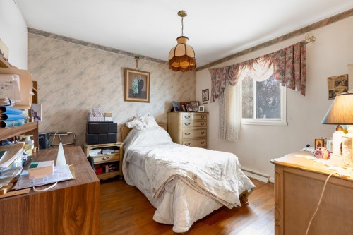 Chambre à coucher - 859 Av. Devonshire, Laval (Chomedey), QC - Indoor Photo Showing Bedroom