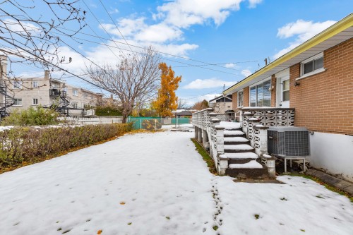 Cour - 859 Av. Devonshire, Laval (Chomedey), QC - Outdoor