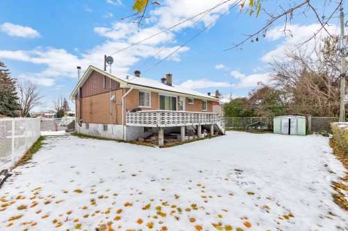 Cour - 859 Av. Devonshire, Laval (Chomedey), QC - Outdoor