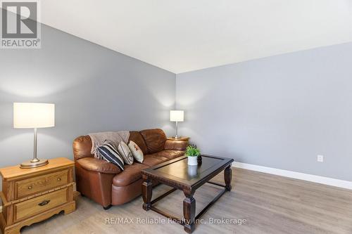 313 Krohmer Drive, Goderich (Goderich (Town)), ON - Indoor Photo Showing Living Room
