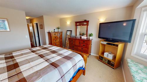 3333 Mt Fisher Drive, Cranbrook, BC - Indoor Photo Showing Bedroom