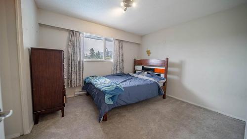 920 22Nd Avenue, Cranbrook, BC - Indoor Photo Showing Bedroom