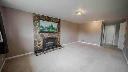 920 22Nd Avenue, Cranbrook, BC - Indoor With Fireplace
