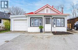 68 RIVERSIDE Drive Welland, ON L3C 5E2