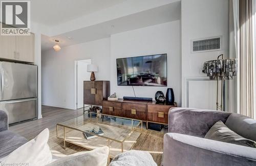 85 W Duke Street W Unit# 308, Kitchener, ON - Indoor Photo Showing Living Room