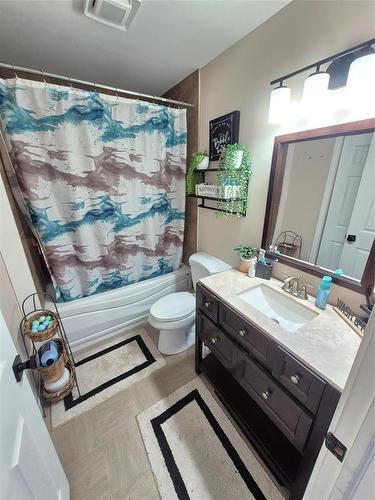 53 Railway Avenue, Clanwilliam, MB - Indoor Photo Showing Bathroom