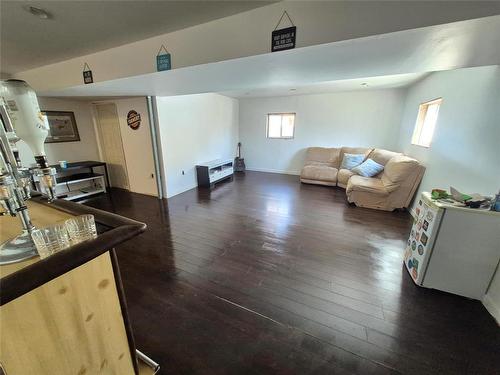 53 Railway Avenue, Clanwilliam, MB - Indoor Photo Showing Other Room