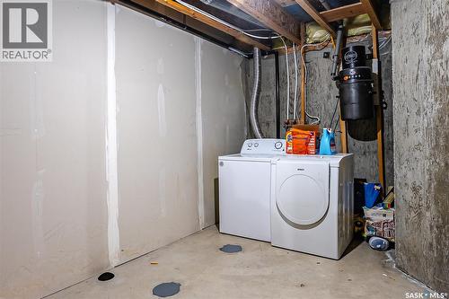 17 111 Fairbrother Crescent, Saskatoon, SK - Indoor Photo Showing Laundry Room