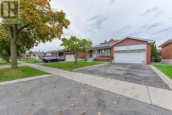 94 MELBERT ROAD Toronto, ON M9C 3R1
