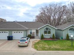 6 Carlton Place  Brandon, MB R7J 3Y1