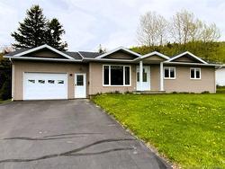 64 Chouinard AVE Edmundston, NB E3V 3L8