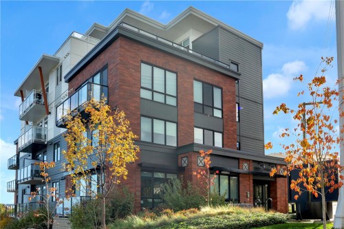 402-201 Dogwood Dr, Ladysmith, BC - Outdoor With Facade