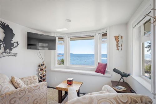 1006 Seventh Ave, Ucluelet, BC 