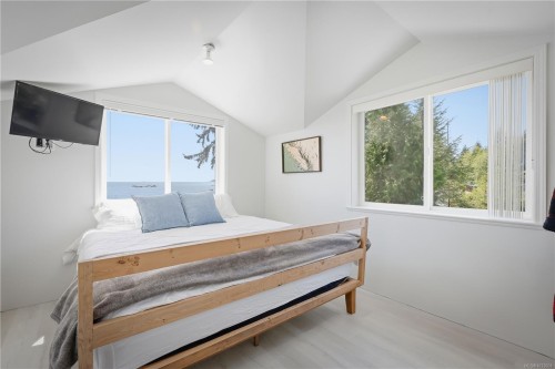 1006 Seventh Ave, Ucluelet, BC 