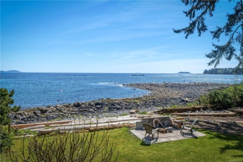 1006 Seventh Ave, Ucluelet, BC 