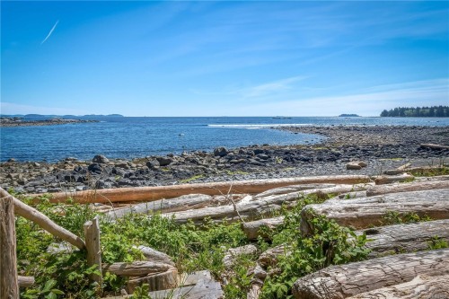 1006 Seventh Ave, Ucluelet, BC 