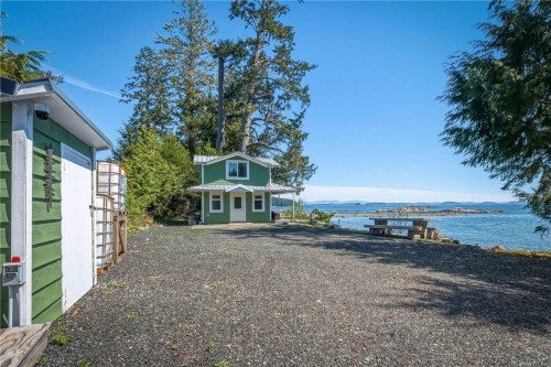 1006 Seventh Ave, Ucluelet, BC 