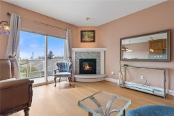 22-126 Hallowell Rd View Royal, BC V9A 7K2