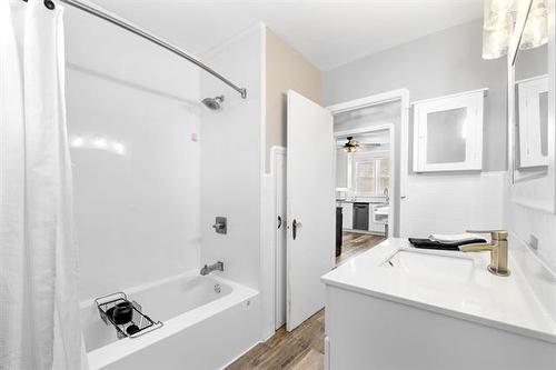 1018 Corydon Ave, Winnipeg, MB 