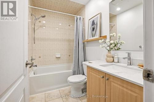 Upstairs Bathroom - 806 Shortreed Crescent, Milton, ON - Indoor Photo Showing Bathroom