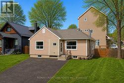 41 JAMES STREET Bradford West Gwillimbury, ON L3Z 2B2