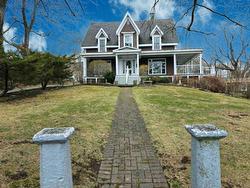148 Crescent Street Sydney, NS B1S 2Z8